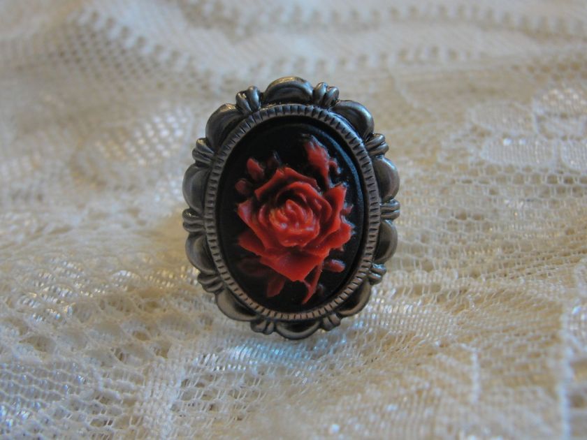 ANTIQUE GOLD TONE BLACK RED ROSE CAMEO BRONZE RING VINTAGE STYLE 